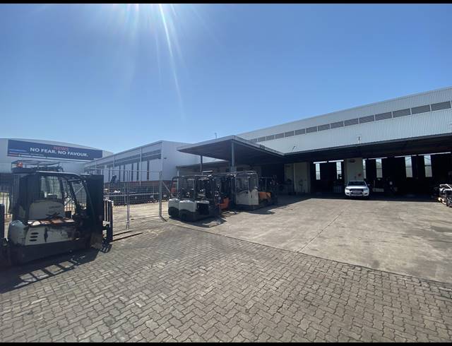 3,254M² WAREHOUSE TO LET IN RIVERHORSE VALLEY